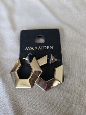 Ava & Aiden Shiny Gold Angular Hoop Earrings